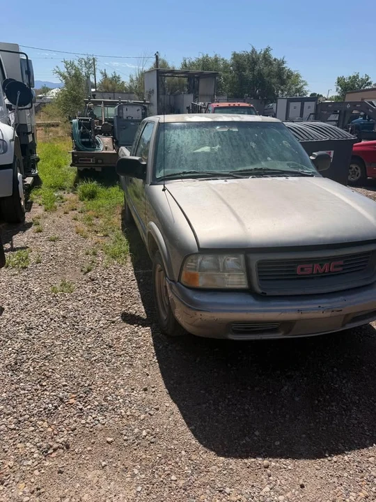 2002 GMC S-15/Sonoma - Image 3 of 8