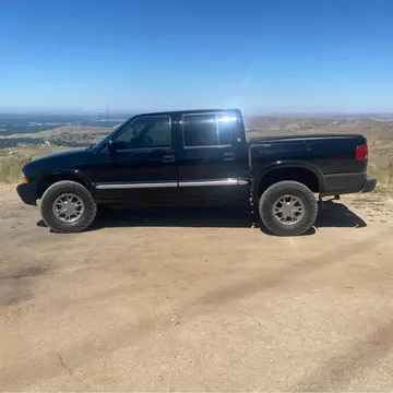 2002 GMC Sonoma Crew Cab SLS Pickup 4D 4 1/2 ft