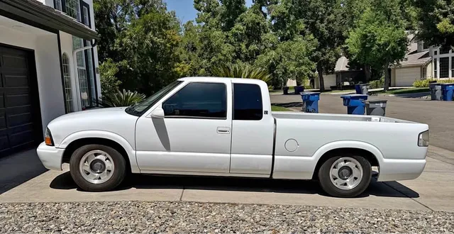 2002 GMC Sonoma SLS Extended Cab