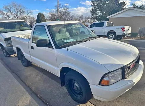 2002 GMC Sonoma SL Pickup 2D 6 ft