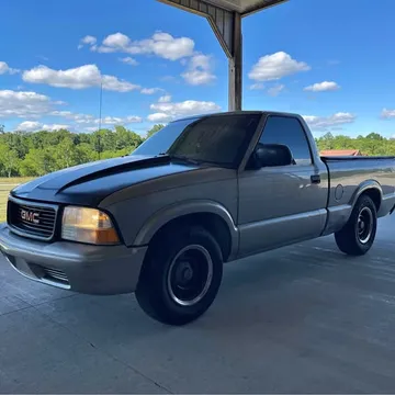 2002 GMC Sonoma SL Pickup 2D 6 ft
