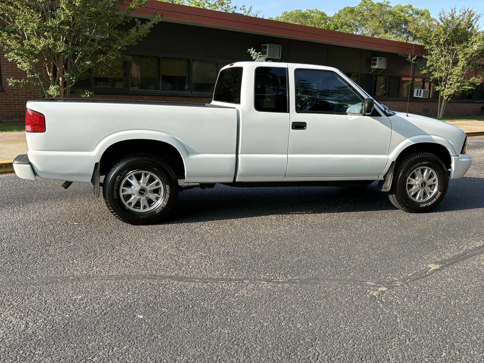 2002 GMC S-15/Sonoma - Image 9 of 31