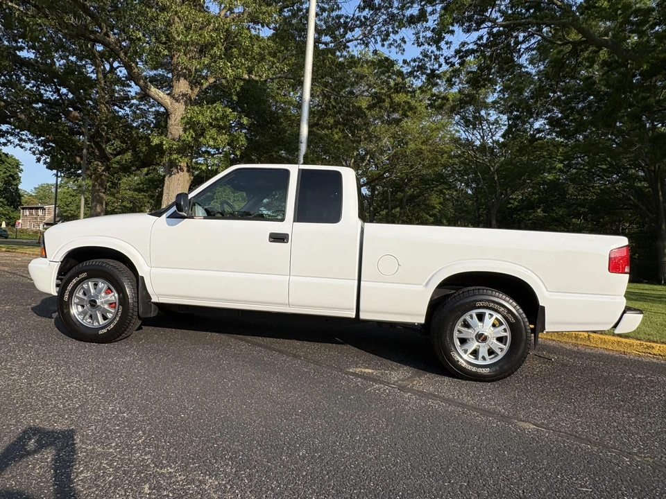 2002 GMC S-15/Sonoma - Image 4 of 31