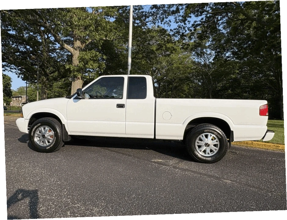 2002 GMC S-15/Sonoma - Image 3 of 31