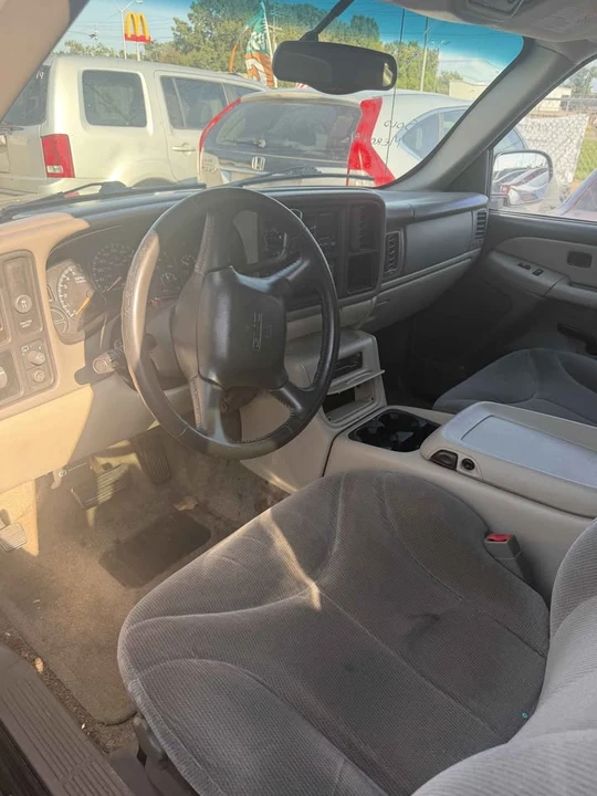 2002 GMC Yukon 2nd Gen - Image 4 of 4