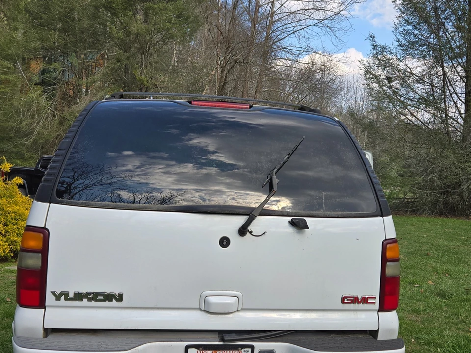 2002 GMC Yukon 2nd Gen - Image 3 of 9