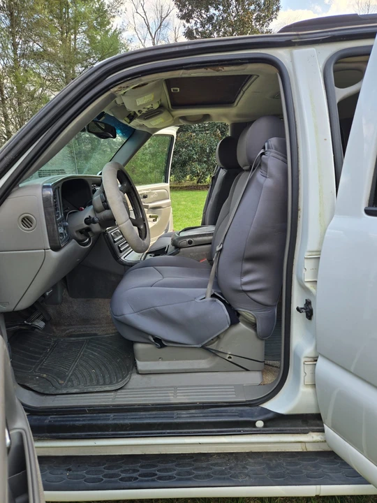 2002 GMC Yukon 2nd Gen - Image 5 of 9