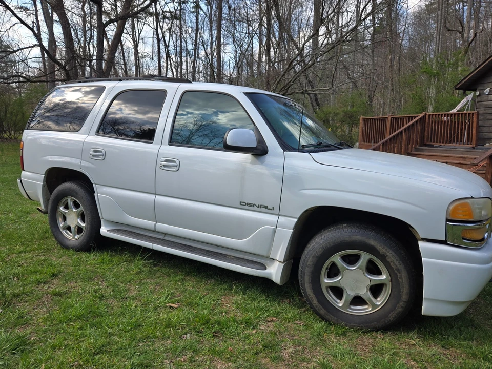 2002 GMC Yukon 2nd Gen - Image 2 of 9