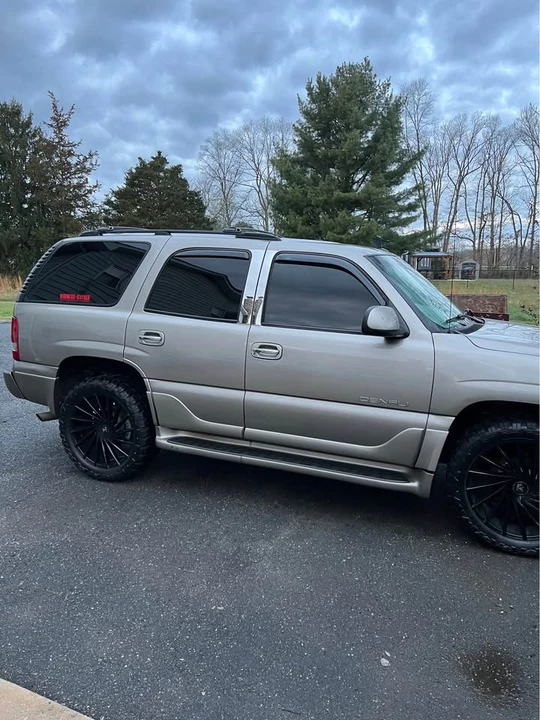 2002 GMC Yukon 2nd Gen - Image 9 of 14