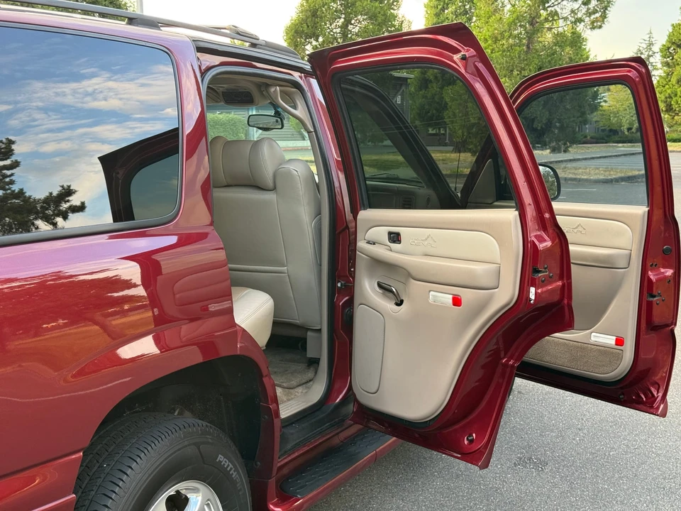 2002 GMC Yukon 2nd Gen - Image 30 of 31