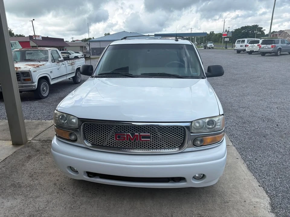 2002 GMC Yukon 2nd Gen - Image 2 of 10
