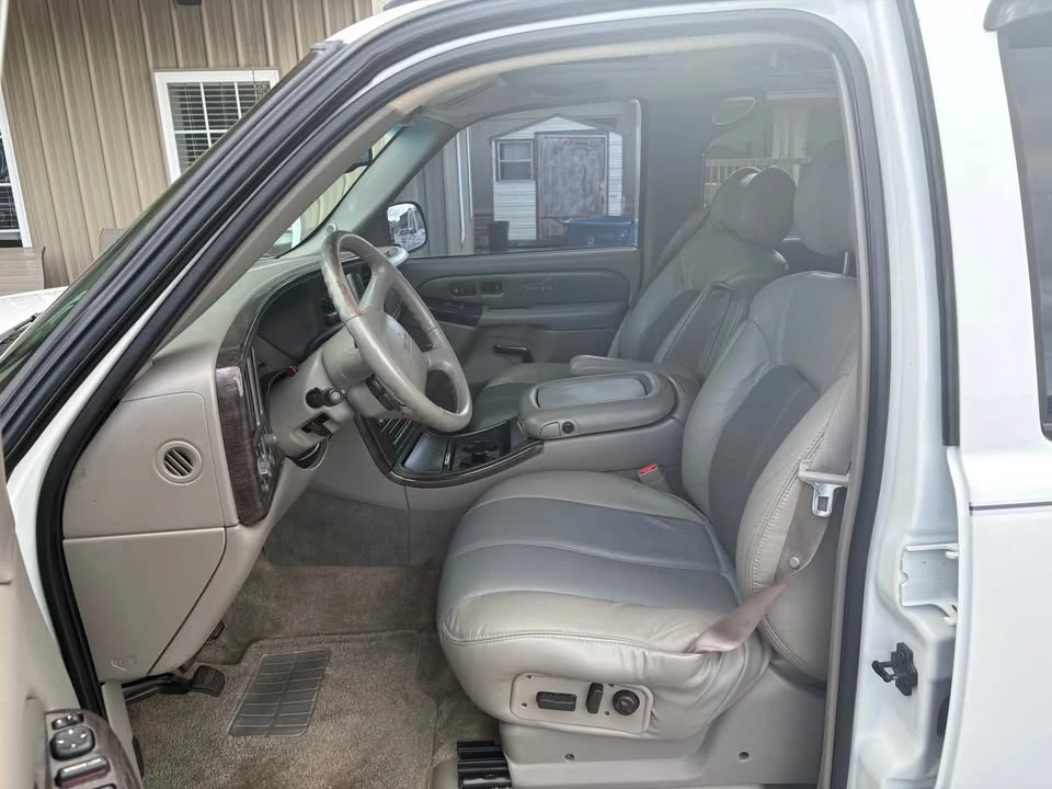 2002 GMC Yukon 2nd Gen - Image 8 of 10