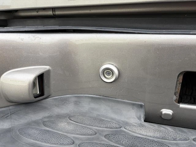 2002 GMC Yukon 2nd Gen - Image 15 of 21