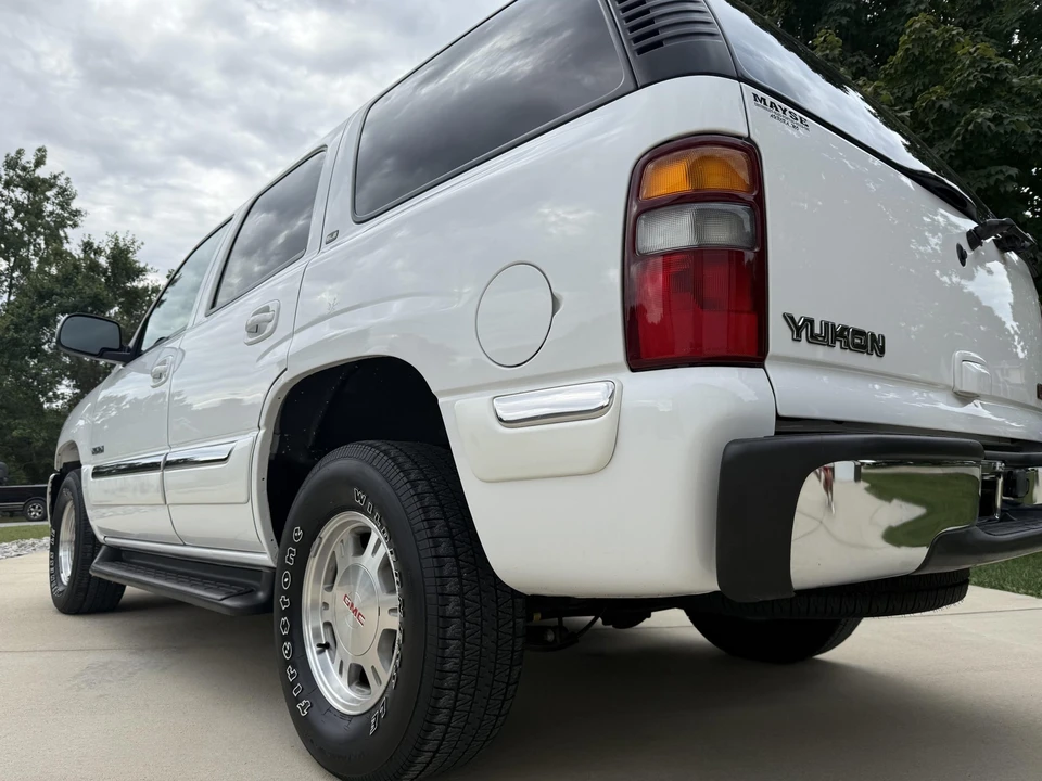 2002 GMC Yukon 2nd Gen - Image 14 of 31