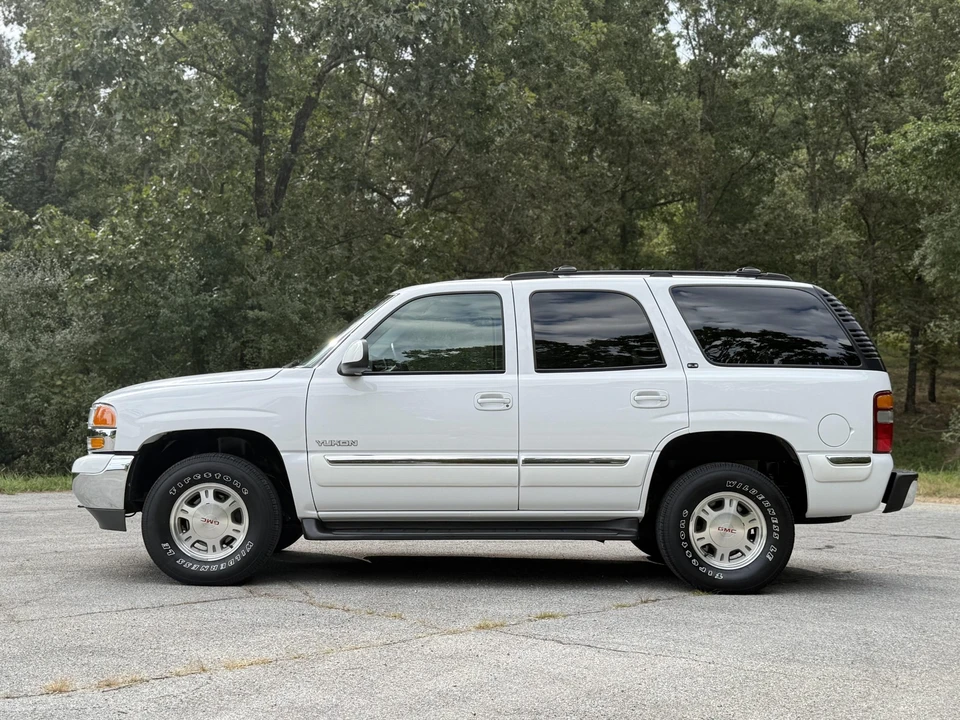 2002 GMC Yukon 2nd Gen - Image 11 of 31