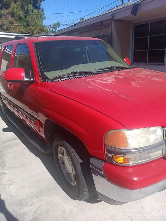 2002 GMC Yukon 2nd Gen - Image 3 of 8