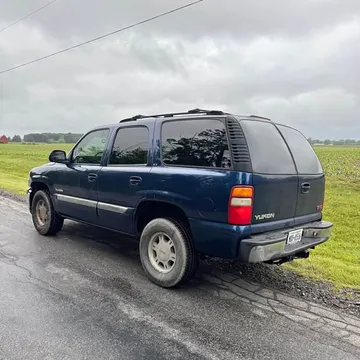 2002 GMC Yukon SLE Sport Utility 4D