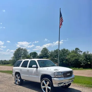 2002 GMC Yukon SLE Sport Utility 4D