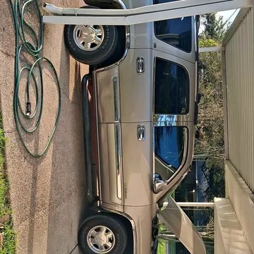 2002 GMC Yukon SLT Sport Utility 4D