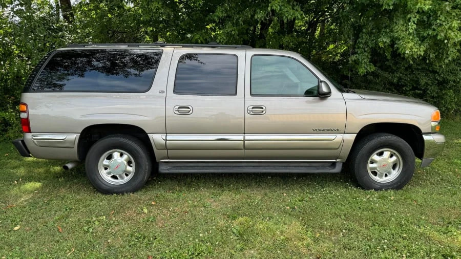 2002 GMC Yukon 2nd Gen - Image 9 of 15