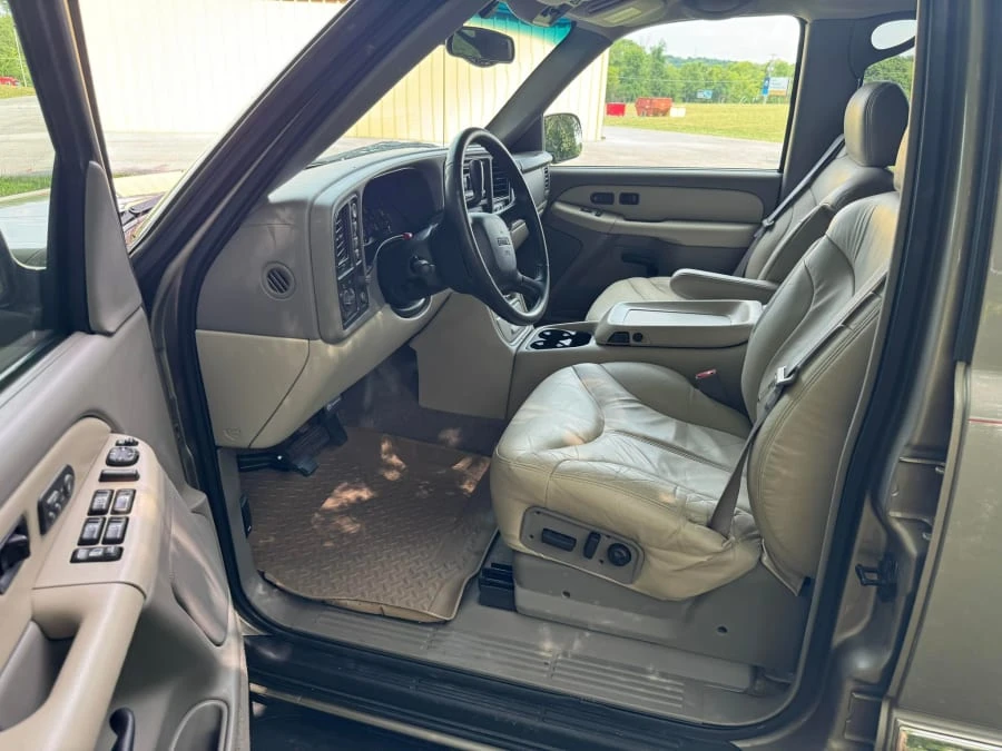 2002 GMC Yukon 2nd Gen - Image 11 of 15