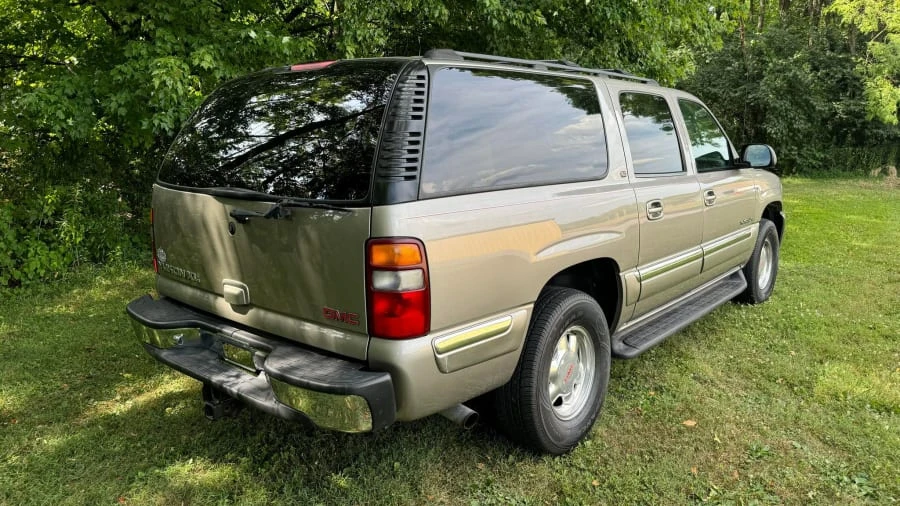 2002 GMC Yukon 2nd Gen - Image 10 of 15