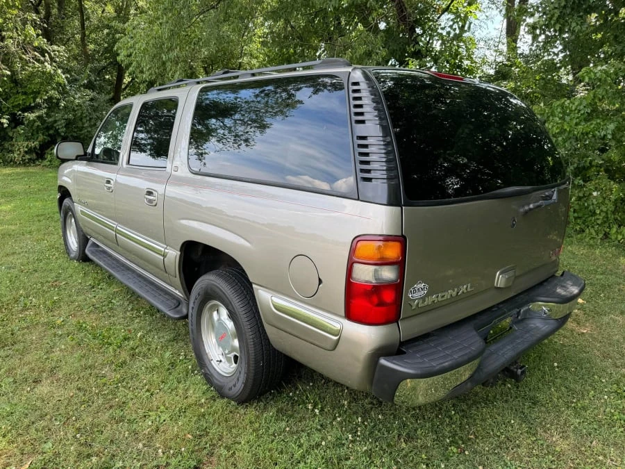 2002 GMC Yukon 2nd Gen - Image 8 of 15