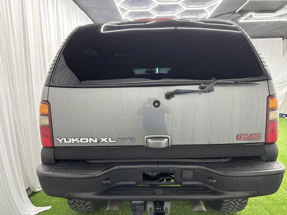 2002 GMC Yukon 2nd Gen - Image 28 of 31