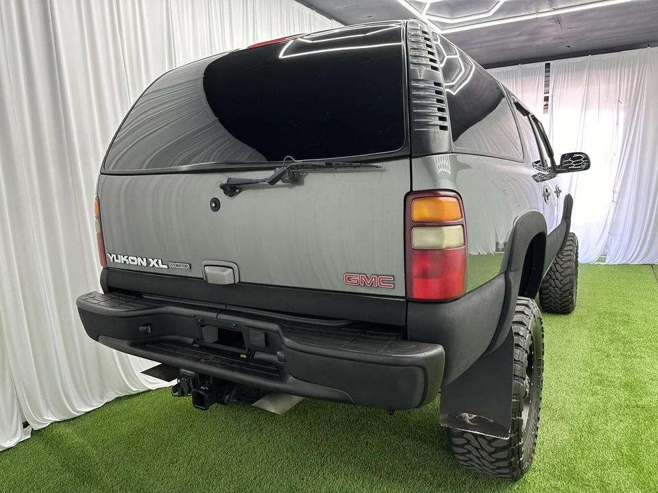 2002 GMC Yukon 2nd Gen - Image 30 of 31