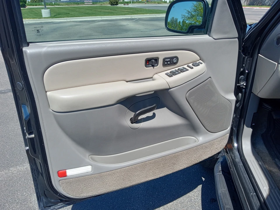 2002 GMC Yukon 2nd Gen - Image 25 of 31