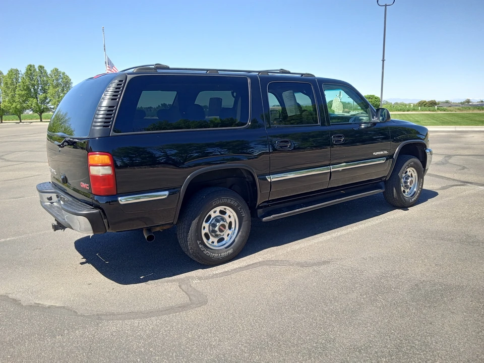 2002 GMC Yukon 2nd Gen - Image 9 of 31