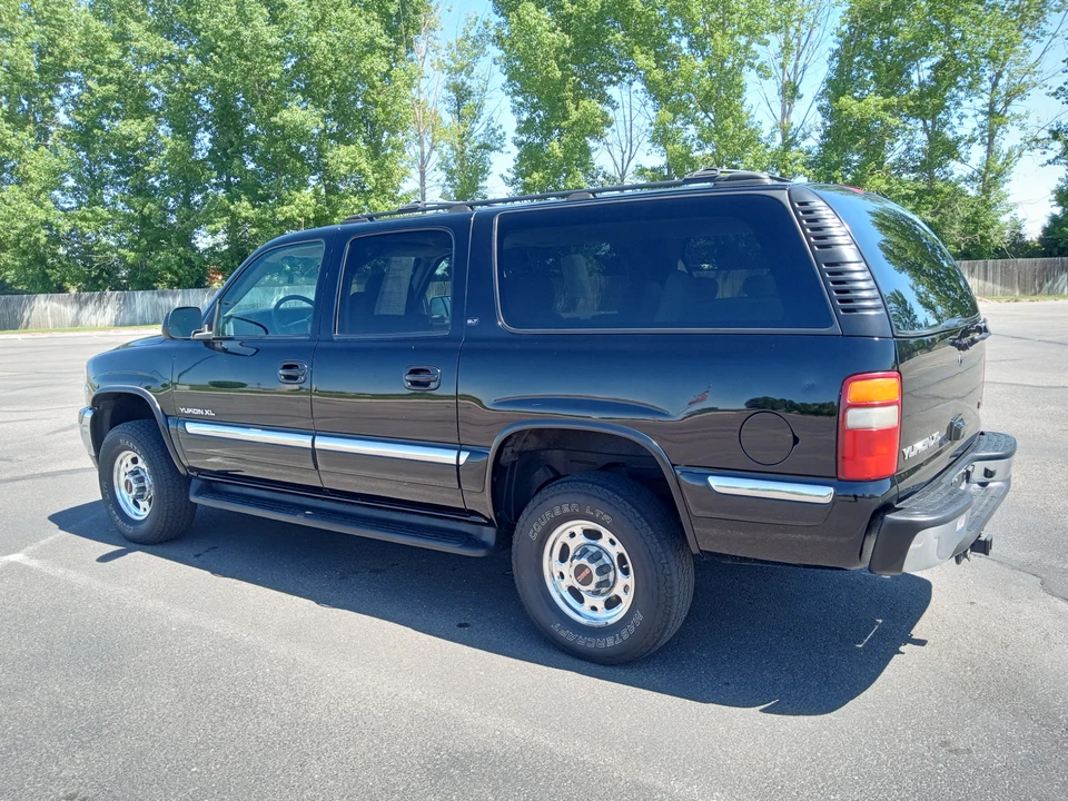2002 GMC Yukon 2nd Gen - Image 13 of 31