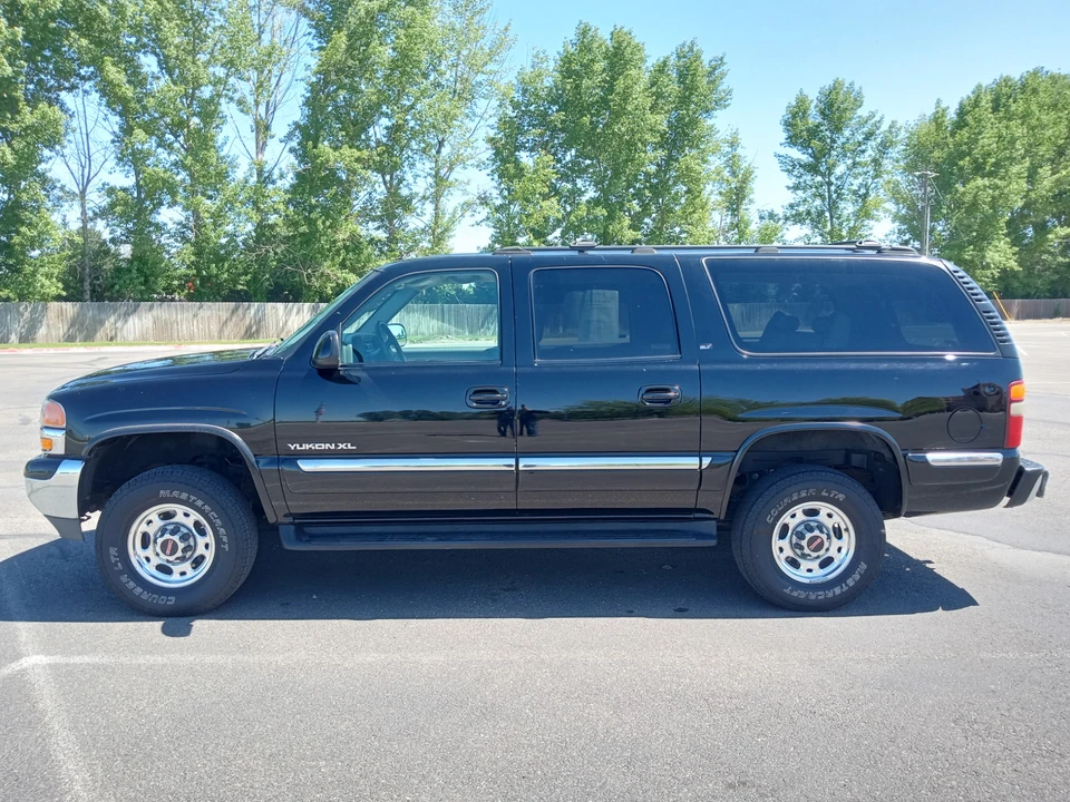 2002 GMC Yukon 2nd Gen - Image 14 of 31