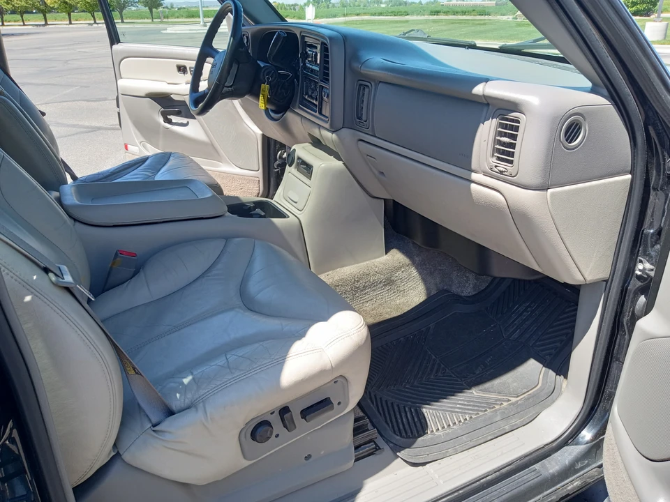 2002 GMC Yukon 2nd Gen - Image 27 of 31