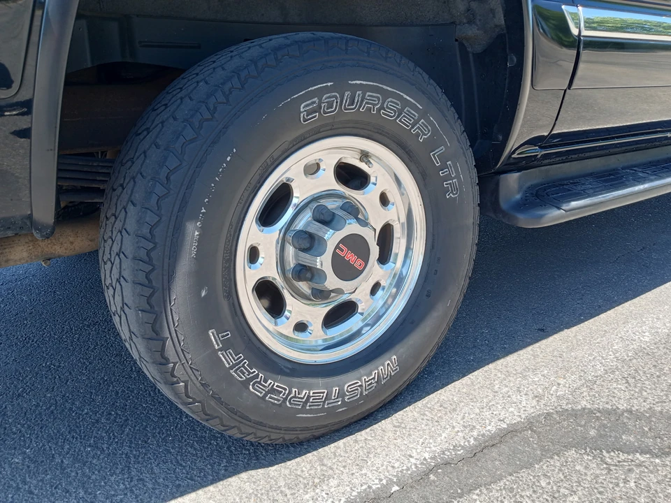 2002 GMC Yukon 2nd Gen - Image 22 of 31