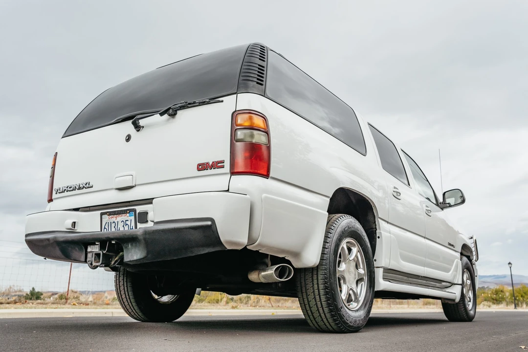 2002 GMC Yukon 2nd Gen - Image 8 of 31