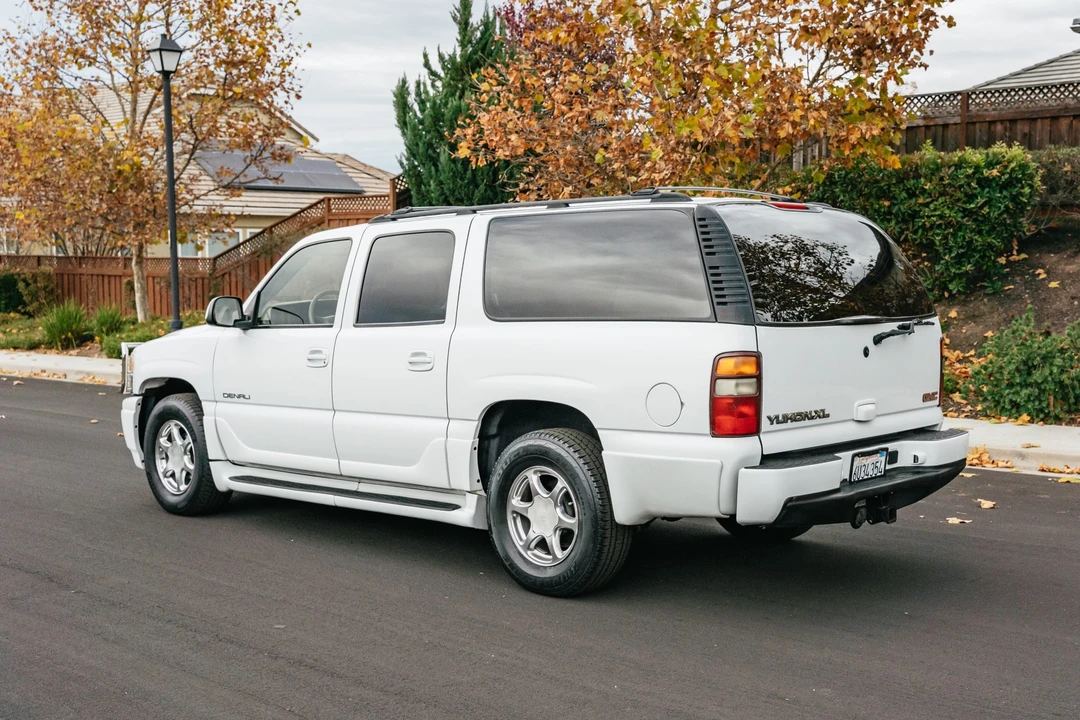 2002 GMC Yukon 2nd Gen - Image 11 of 31