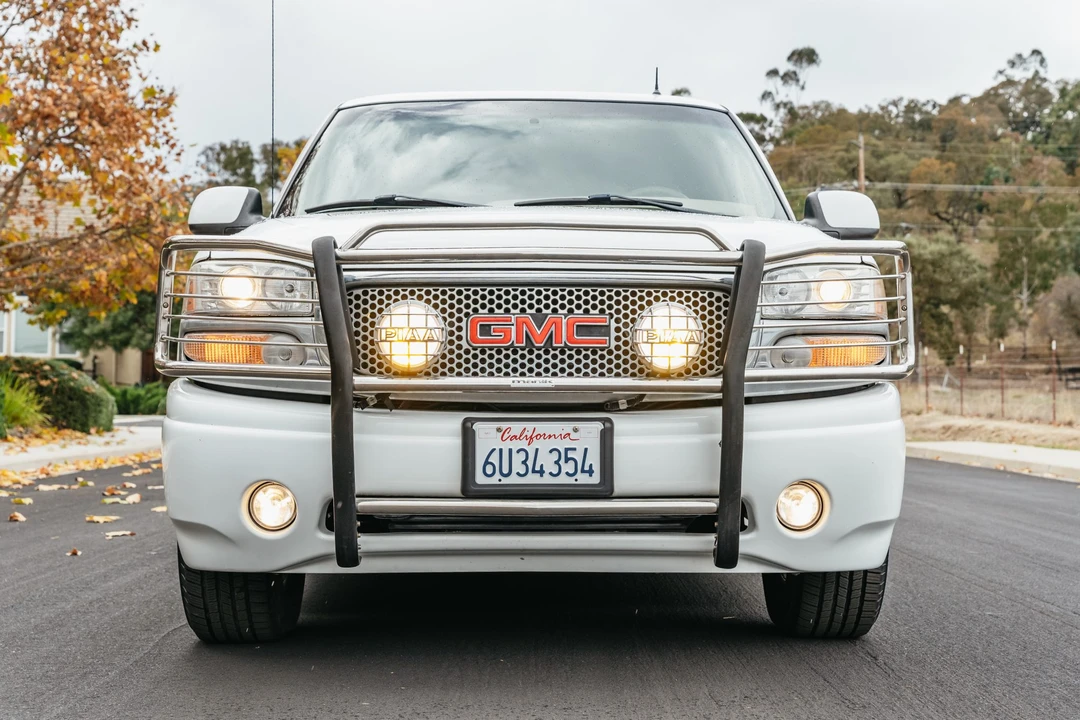 2002 GMC Yukon 2nd Gen - Image 3 of 31