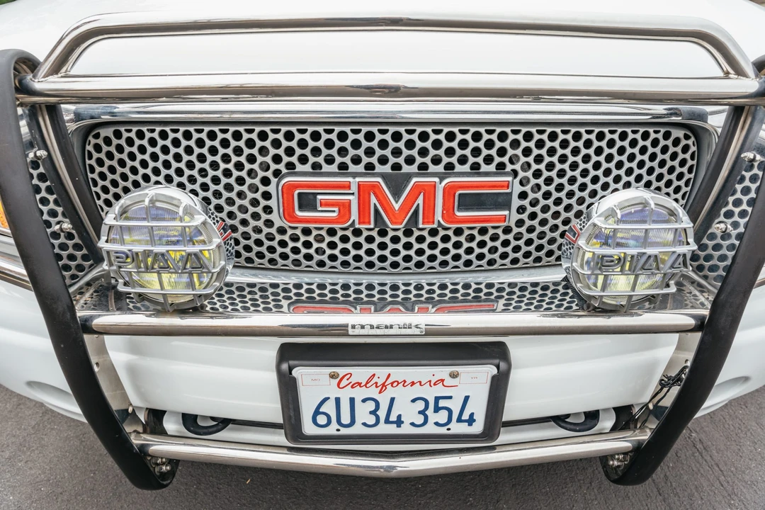 2002 GMC Yukon 2nd Gen - Image 18 of 31