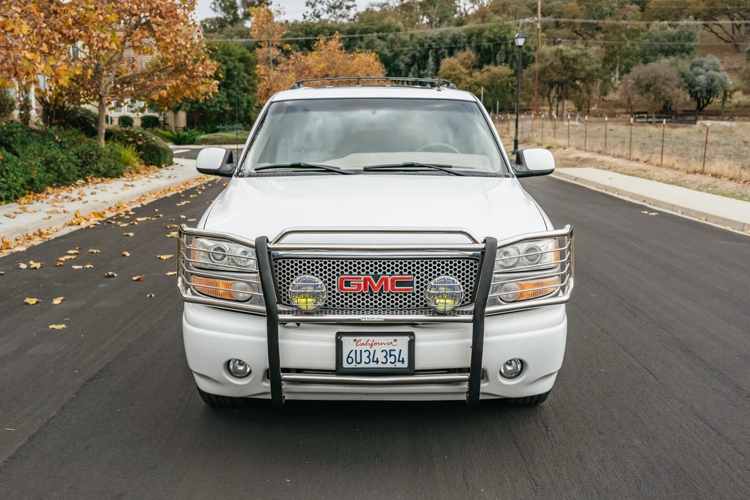 2002 GMC Yukon 2nd Gen - Image 2 of 31