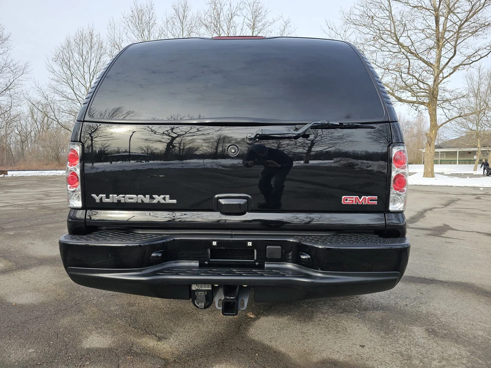 2002 GMC Yukon 2nd Gen - Image 11 of 31