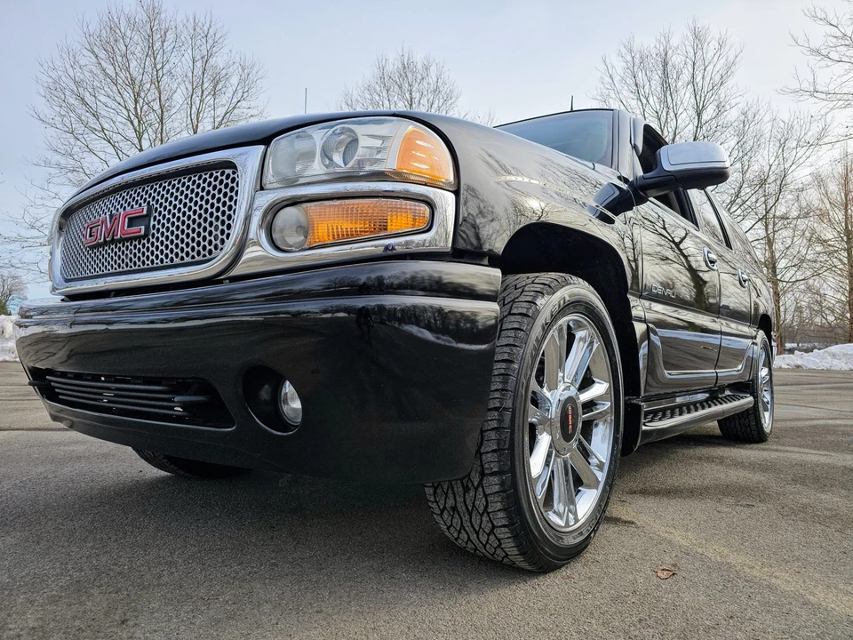 2002 GMC Yukon 2nd Gen - Image 3 of 31