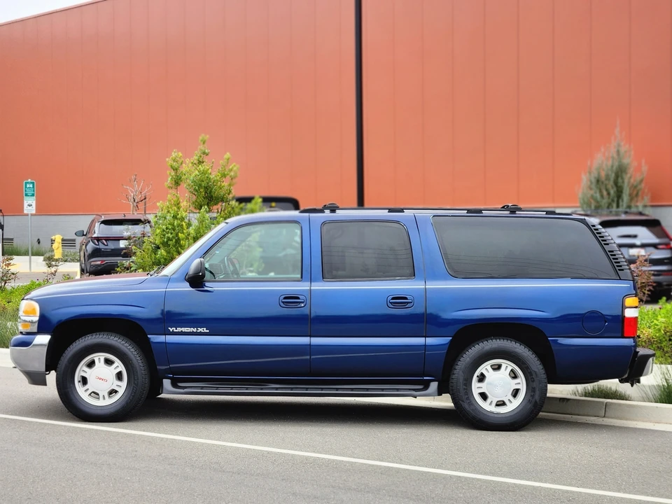 2002 GMC Yukon 2nd Gen - Image 8 of 31