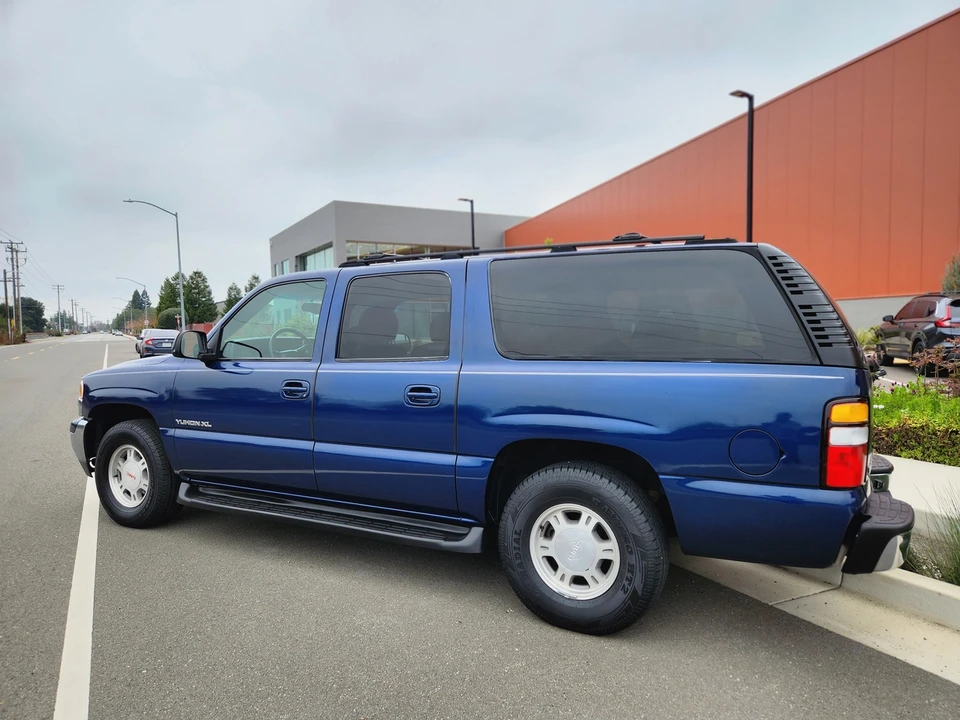 2002 GMC Yukon 2nd Gen - Image 11 of 31