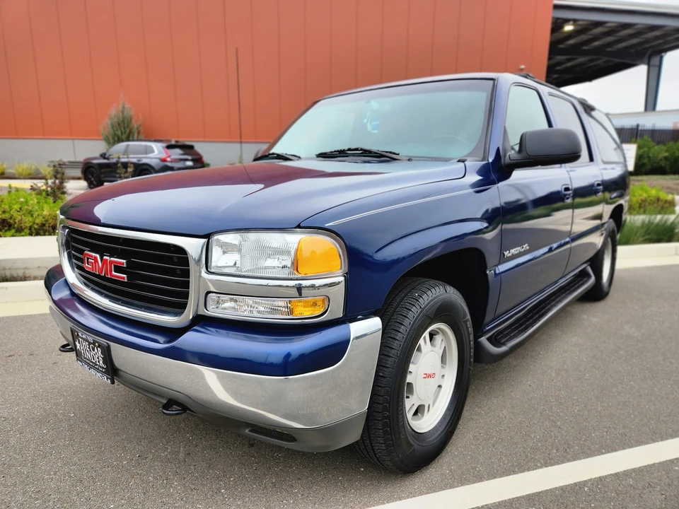 2002 GMC Yukon 2nd Gen - Image 2 of 31