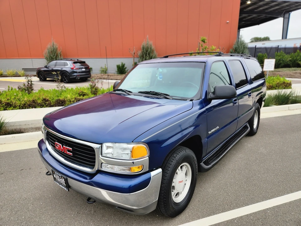 2002 GMC Yukon 2nd Gen - Image 3 of 31