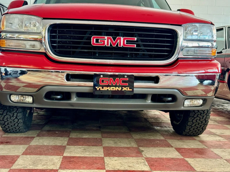 2002 GMC Yukon 2nd Gen - Image 11 of 31