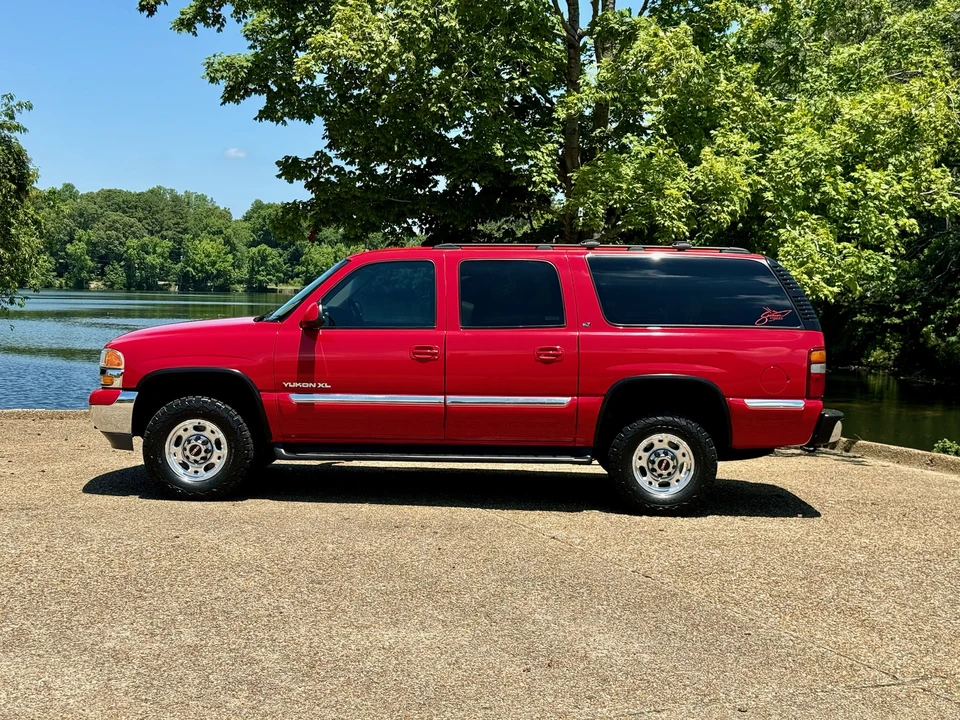 2002 GMC Yukon 2nd Gen - Image 9 of 31