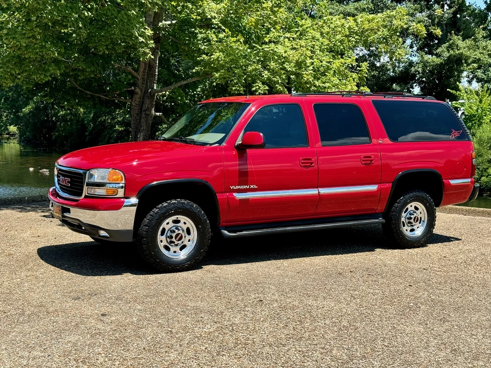 2002 GMC Yukon 2nd Gen - Image 10 of 31