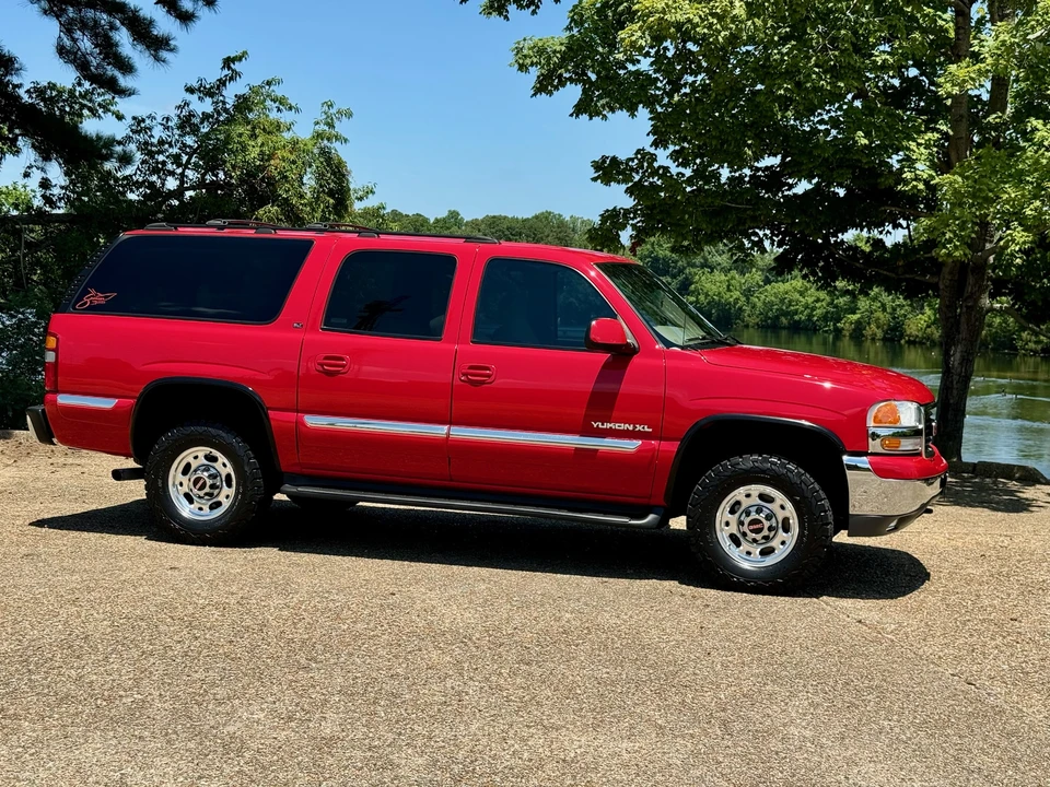 2002 GMC Yukon 2nd Gen - Image 4 of 31